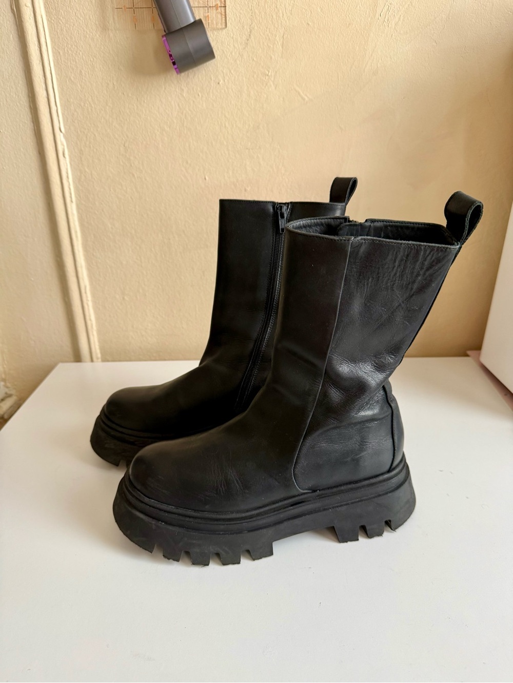 🖤 Alohas Press Black Chunky Leather Boots